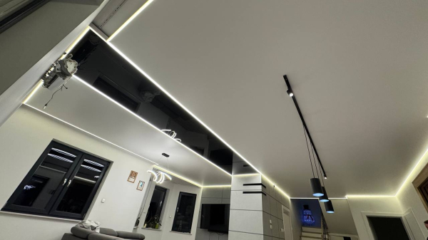 Designerski łączony kolorowy sufit